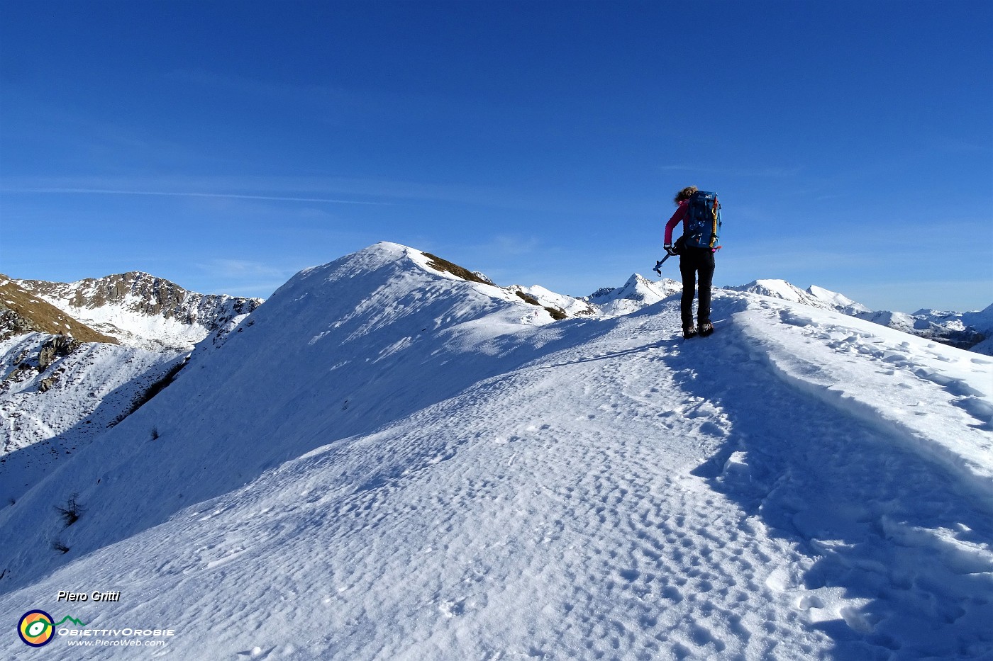 41 Sulla cresta innevata del Monte Arete .JPG -                                